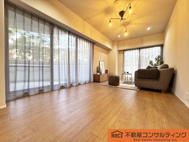 グラン・フェルティ本山の居間・リビング