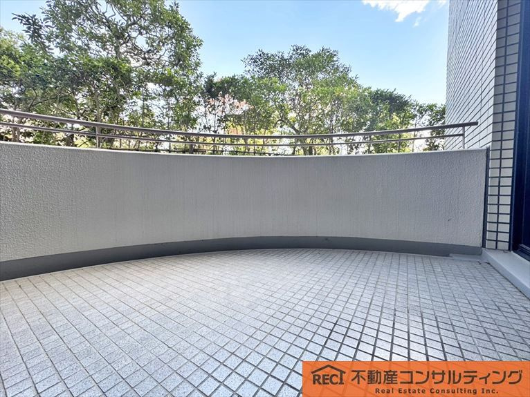 グラン・フェルティ本山のバルコニー