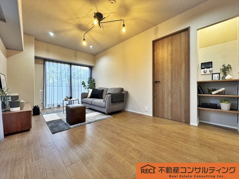 グラン・フェルティ本山の居間・リビング|駅徒歩10分以内