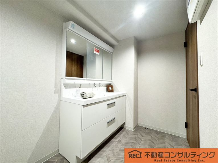 グラン・フェルティ本山の独立洗面台