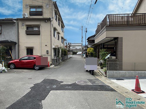 修学院千万田町 新築戸建(2号地)の前面道路含む現地写真