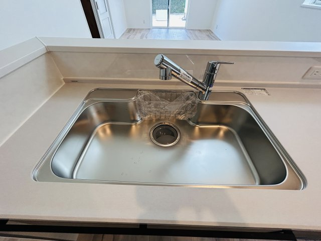 八重瀬町東風平Ⅲ　1号棟のキッチン|※建築中の為、同社施工例となります。
※サンプル写真となります。