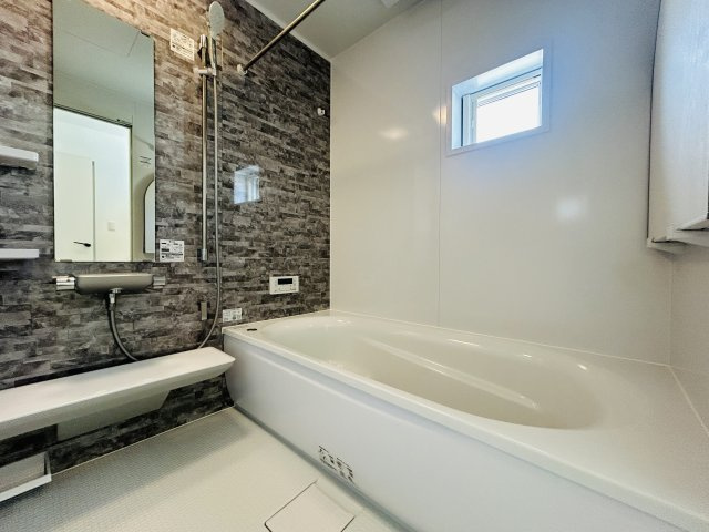 八重瀬町東風平Ⅲ　1号棟の浴室|※建築中の為、同社施工例となります。
※サンプル写真となります。