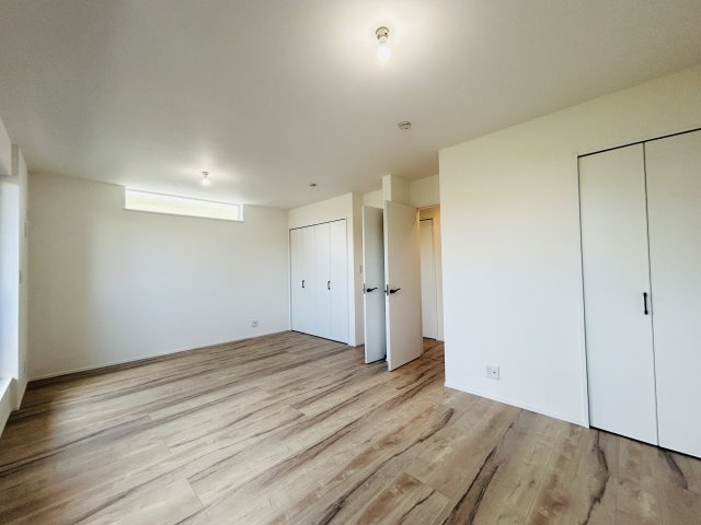 八重瀬町東風平Ⅲ　1号棟の洋室|※建築中の為、同社施工例となります。
※サンプル写真となります。