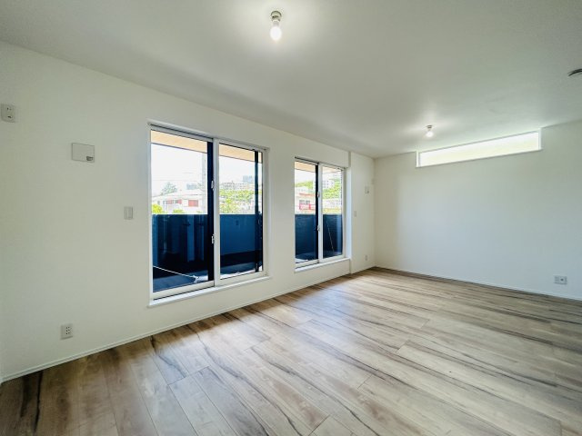 八重瀬町東風平Ⅲ　1号棟の洋室|※建築中の為、同社施工例となります。
※サンプル写真となります。