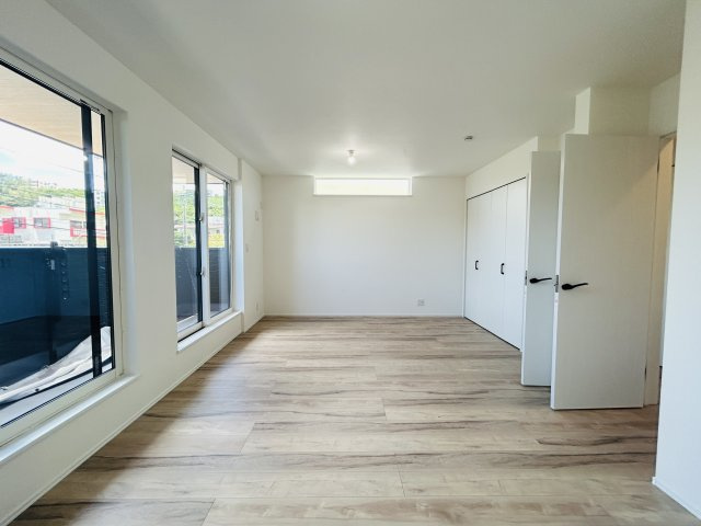 八重瀬町東風平Ⅲ　1号棟の洋室|※建築中の為、同社施工例となります。
※サンプル写真となります。