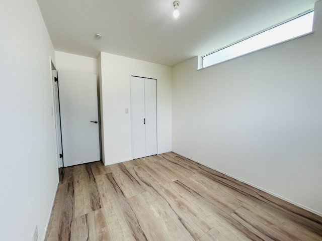 八重瀬町東風平Ⅲ　1号棟の洋室|※建築中の為、同社施工例となります。
※サンプル写真となります。