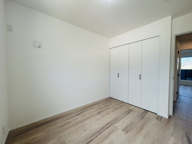 八重瀬町東風平Ⅲ　1号棟の洋室|※建築中の為、同社施工例となります。
※サンプル写真となります。