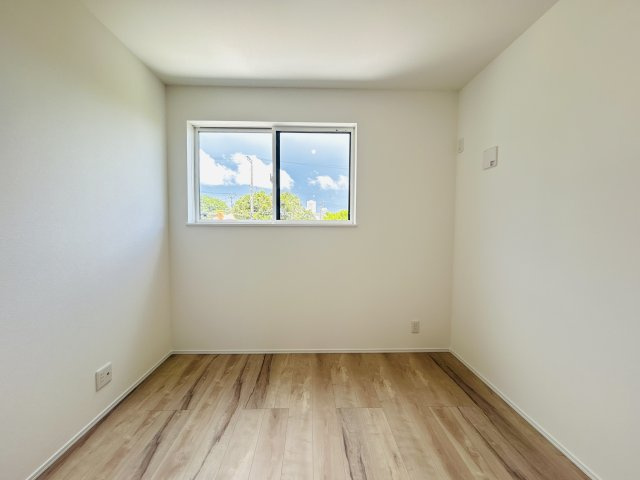 八重瀬町東風平Ⅲ　1号棟の洋室|※建築中の為、同社施工例となります。
※サンプル写真となります。