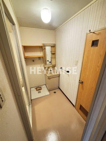 丸幸ビルの洗面所