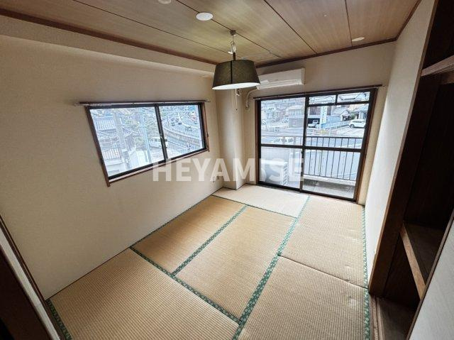 丸幸ビルの内装