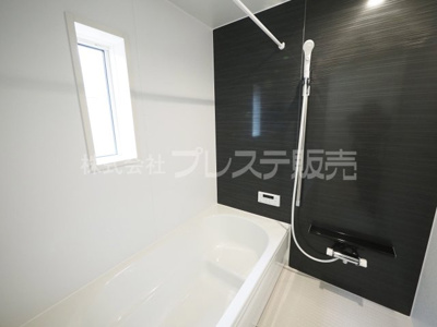 【浴室】 | 奈良市押熊町の新築一戸建 全２区画 | 現地写真（１号地浴室）浴室暖房乾燥機を標準装備！