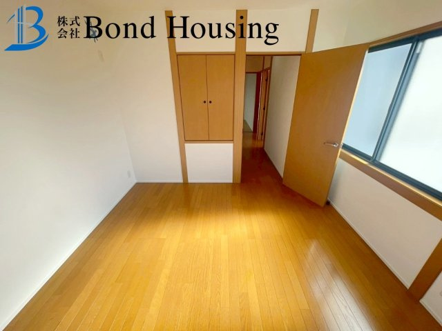 角地につき陽当り・通風良好　玉津町高津橋　築27年の寝室