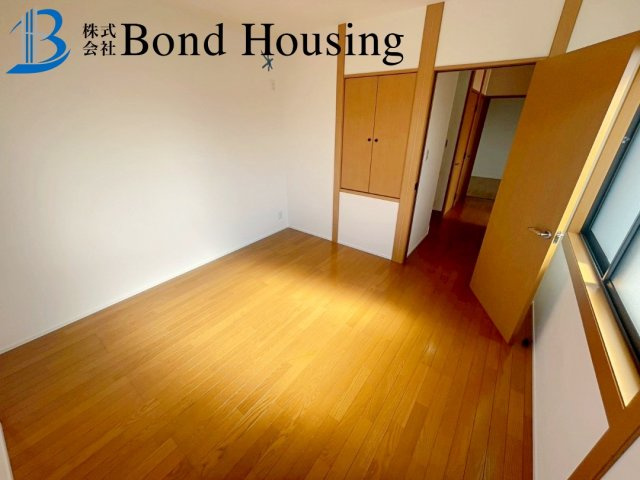 角地につき陽当り・通風良好　玉津町高津橋　築27年の洋室