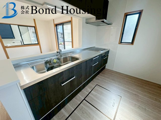 角地につき陽当り・通風良好　玉津町高津橋　築27年のキッチン