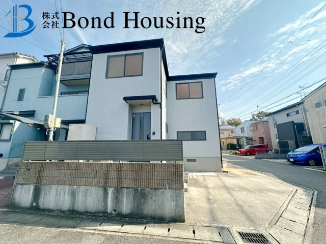 角地につき陽当り・通風良好　玉津町高津橋　築27年の外観