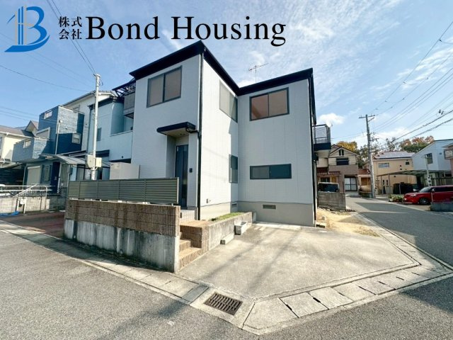 角地につき陽当り・通風良好　玉津町高津橋　築27年の前面道路含む現地写真