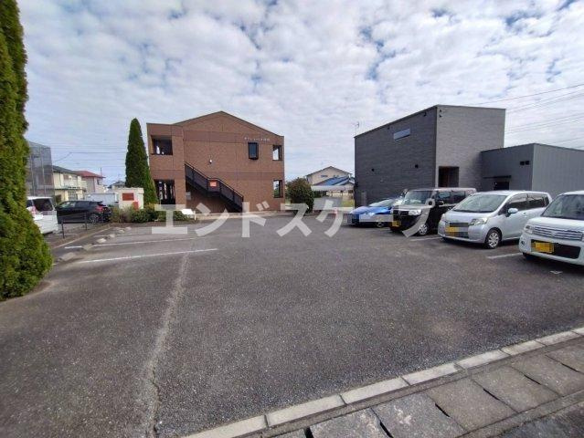 グラン・シャリオ南雲の駐車場|高崎、前橋のお部屋探しはエンドスケープまで！お客様の理想お聞かせ下さい♪