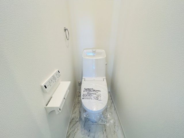 八重瀬町東風平Ⅲ　2号棟のトイレ|※建築中の為、同社施工例となります。
※サンプル写真となります。