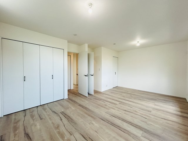 八重瀬町東風平Ⅲ　2号棟の洋室|※建築中の為、同社施工例となります。
※サンプル写真となります。