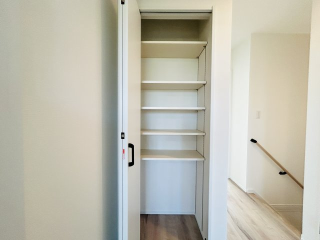 八重瀬町東風平Ⅲ　2号棟の収納|※建築中の為、同社施工例となります。
※サンプル写真となります。