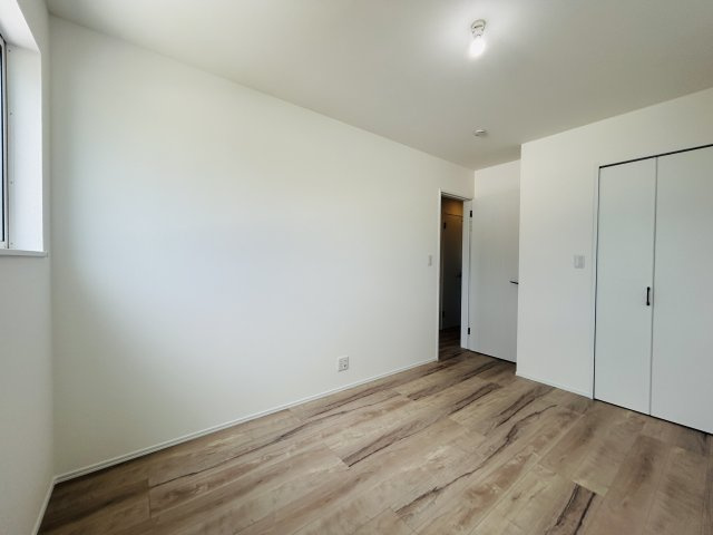 八重瀬町東風平Ⅲ　2号棟の洋室|※建築中の為、同社施工例となります。
※サンプル写真となります。