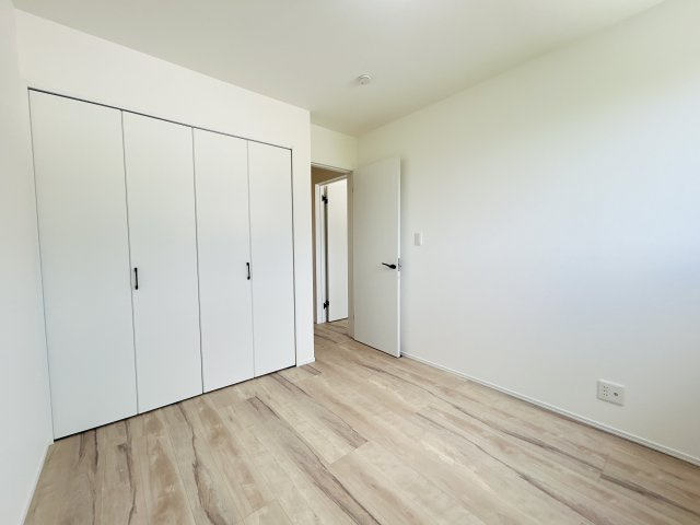 八重瀬町東風平Ⅲ　2号棟の洋室|※建築中の為、同社施工例となります。
※サンプル写真となります。