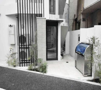 【エントランス】