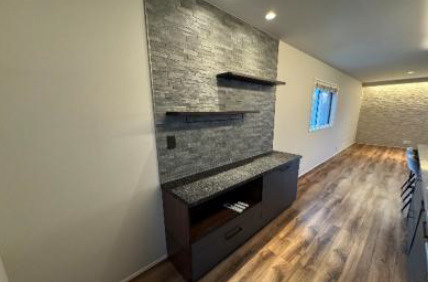 【内装】 | 東大阪市長瀬町2丁目 | キッチン背面にあるカウンター収納です♪