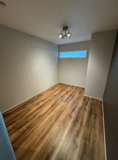 【寝室】 | 東大阪市長瀬町2丁目 | 【1階：洋室6.66帖】ウォークインクローゼットがあるお部屋です♪