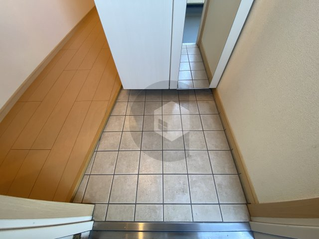 アルム久宝寺の玄関