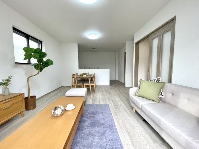 練馬区大泉町1丁目　土地30坪超　ZEH水準住宅　全2棟の居間・リビング|A号棟