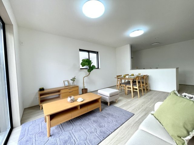 練馬区大泉町1丁目　土地30坪超　ZEH水準住宅　全2棟の居間・リビング|A号棟