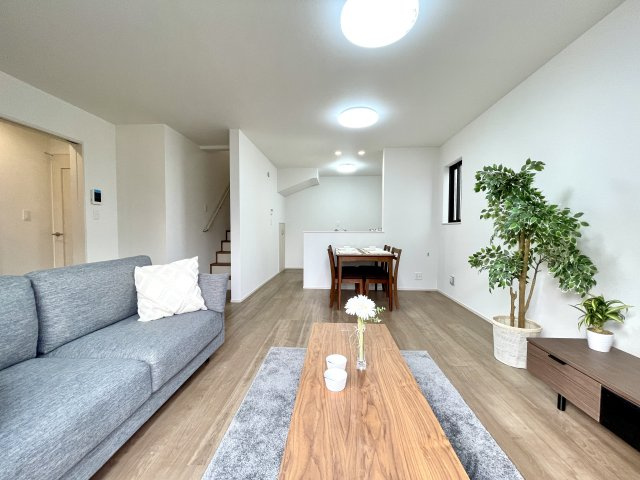 練馬区大泉町1丁目　土地30坪超　ZEH水準住宅　全2棟のバルコニー|A号棟