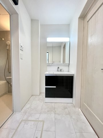 練馬区大泉町1丁目　土地30坪超　ZEH水準住宅　全2棟の洗面所|A号棟