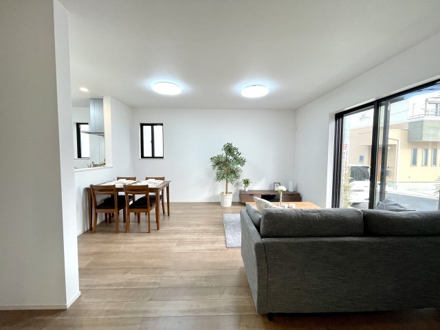 練馬区大泉町1丁目　土地30坪超　ZEH水準住宅　全2棟のトイレ|B号棟