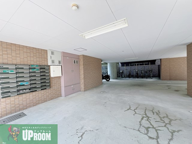 GAUDIシンエイの駐車場