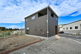【外観】 | １号棟は完成前ですが、他の完成済みの棟をご見学できます！