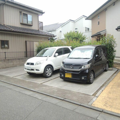 【駐車場】 | ハッピータウンＥ棟 | 駐車スペースもあります