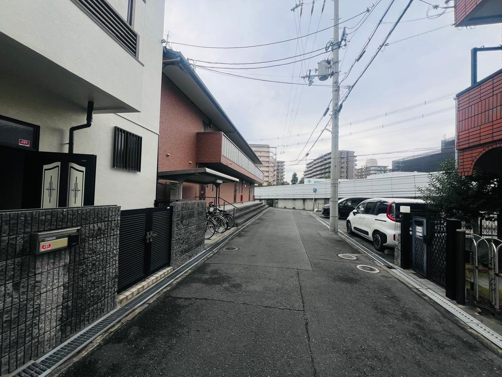北中振3丁目　中古一戸建ての前面道路含む現地写真|■物件内覧・資金計画相談・住宅ローン相談、リフォーム相談、お問合せ受付中■
※当日・翌日のご内覧、ご相談はお電話でのお問合せがスムーズです！