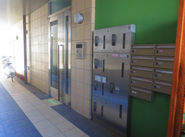 アビラ平和台のエントランス