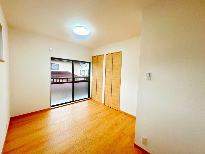 岡山市南区芳泉4丁目中古住宅のその他|◆2階東側洋室5.5帖の様子です。