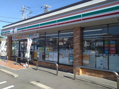  | クイーンズ片江 | セブンイレブン福岡片江３丁目店 477m