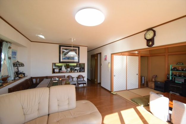 【居間・リビング】 | 大林熱川別荘地　戸建