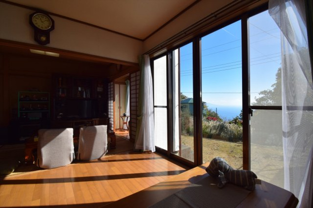 【居間・リビング】 | 大林熱川別荘地　戸建