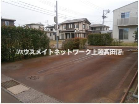 シンシア Ａの駐車場|消雪付駐車場