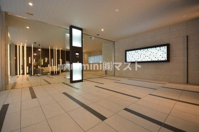 スプランディッド中之島WESTのロビー