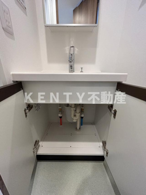 【独立洗面台】 | アーバンパーク東六郷Ⅰ | 朝の支度にも助かる、独立の洗髪洗面化粧台