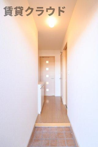 フェリーチェ　トレの玄関|広々とした洋室です