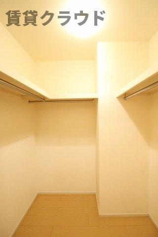 フェリーチェ　トレの収納|ウォークインクローゼットで物が多い方でも安心です。